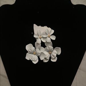 Elegant White Floral Brooch